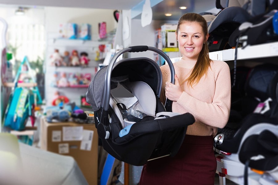 Пакунок малюка: що можна купити і як правильно використати гроші?