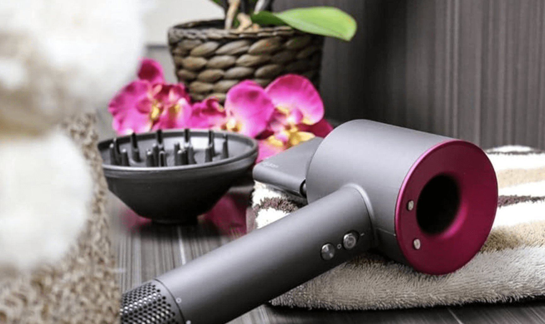 Фен Dyson та стайлер Dyson: як обрати свій інструмент для б'юті-революції